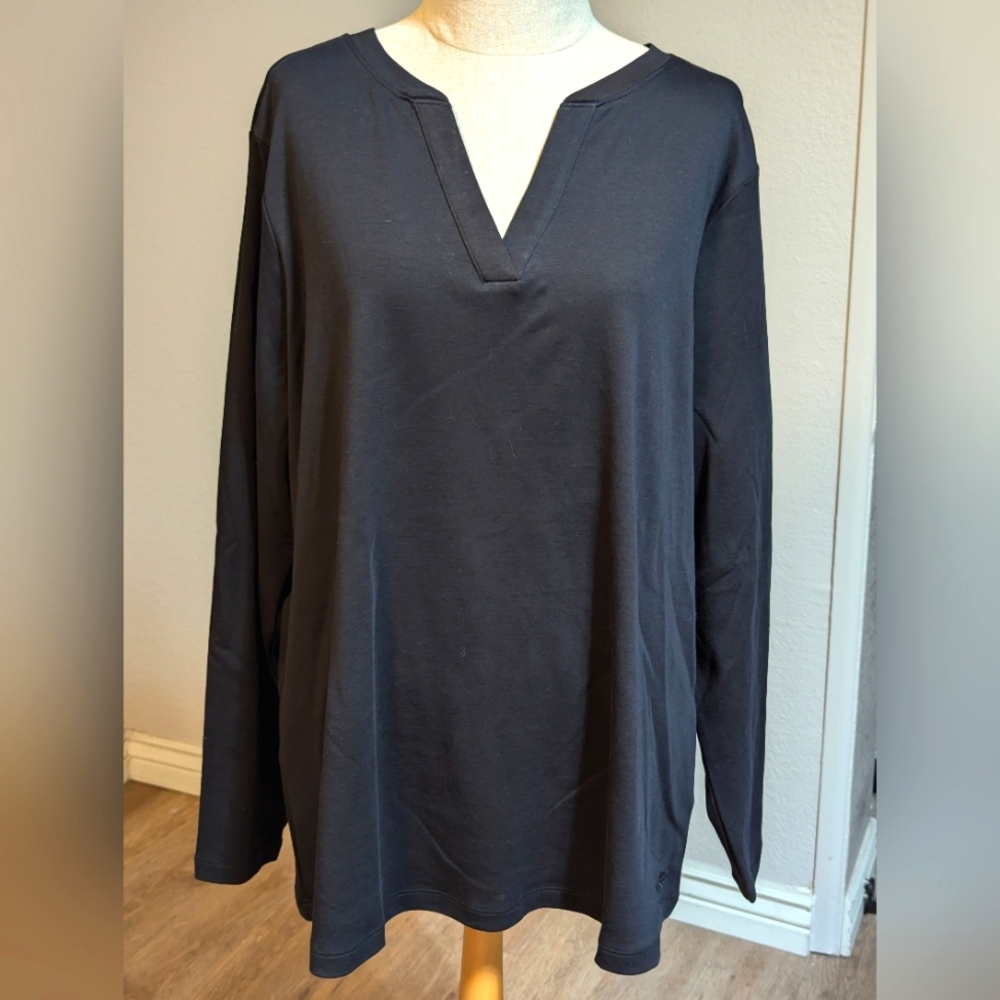 Women's plus v split neck stretchy black long sleeve shirt size 2X